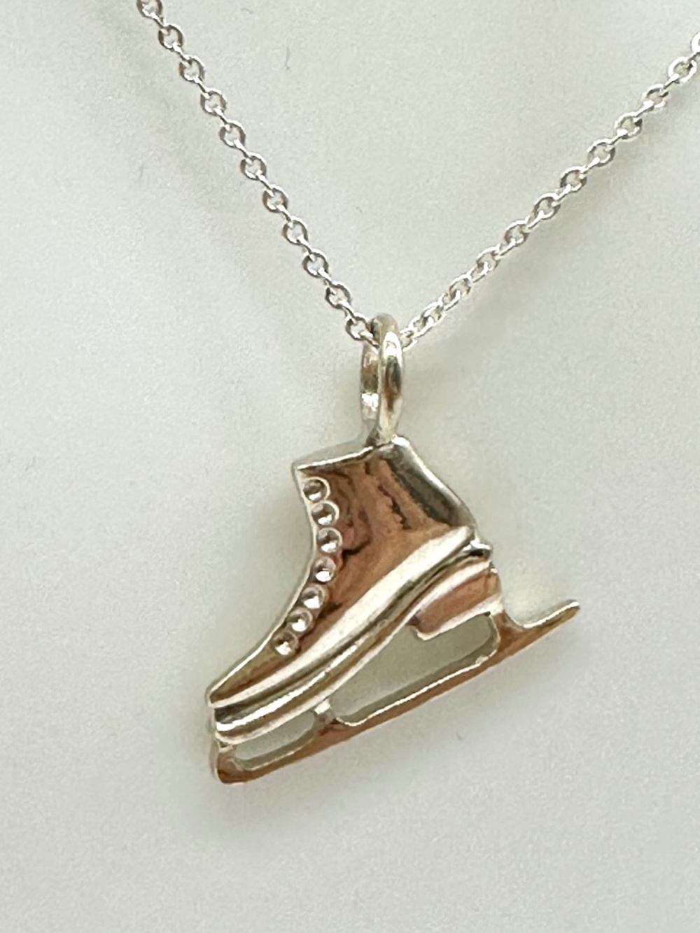 925 Sterling Silver "Ice Skate" Pendant Necklace 18 Inch 4.14g